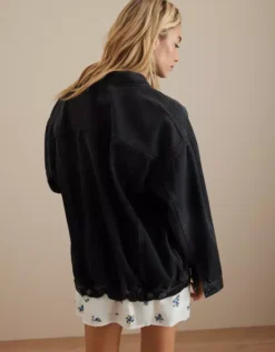 AE Oversized Denim Boyfriend Jacket 5 AE Oversized Denim Boyfriend Jacket -Aerie Fashion Shop 0381 3412 081 ob