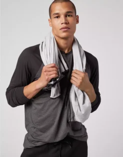 AE 24/7 Long-Sleeve Raglan T-Shirt